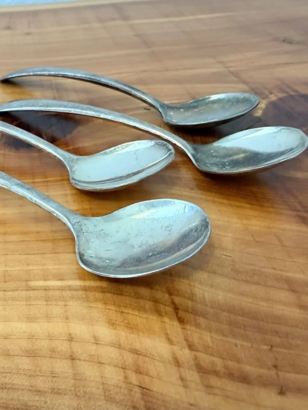 Set of 4, Italy Silverplated Silver Tone Spoons Flatware.